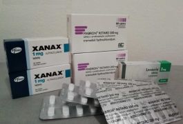 Prodáváme všechny druhy drog: prášky na spaní,